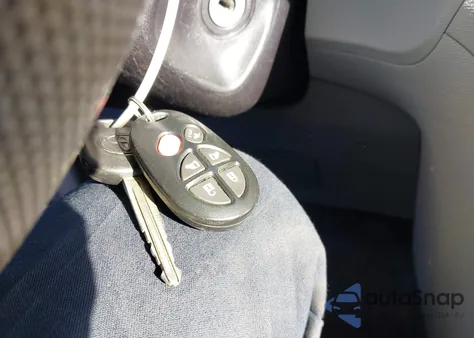 2014 Toyota Sienna Xle V6 8 Passenger из США, поврежденный, VIN 5TDYK3DC7ES460523